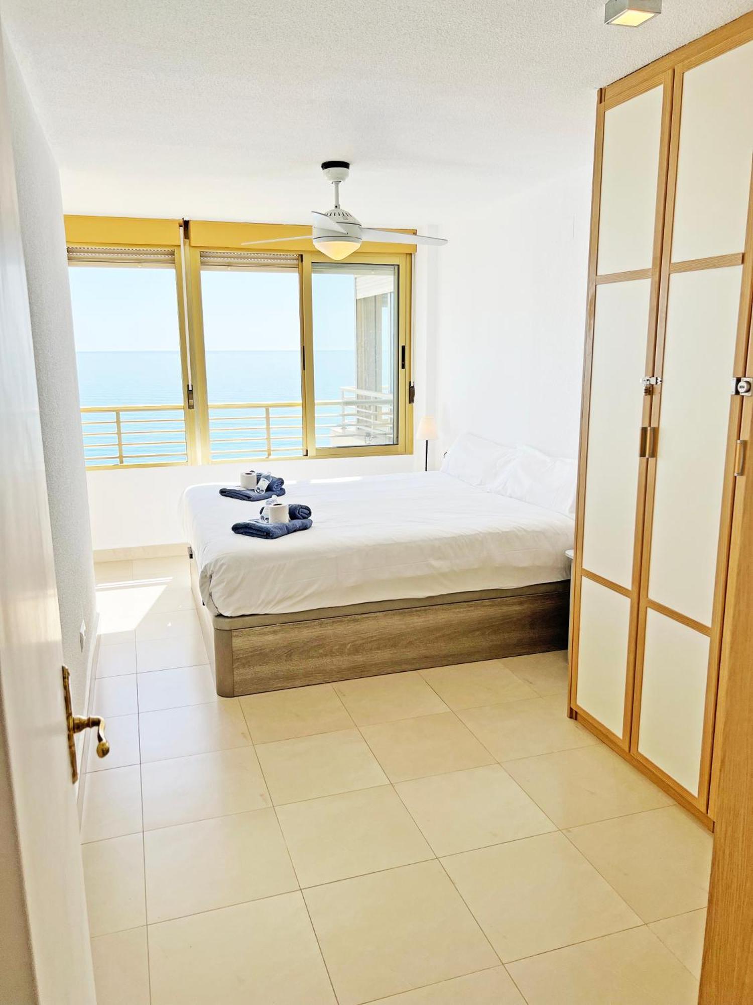 Oasis Frente Al Mar. Parking Gratis Apartamento El Campello Exterior foto