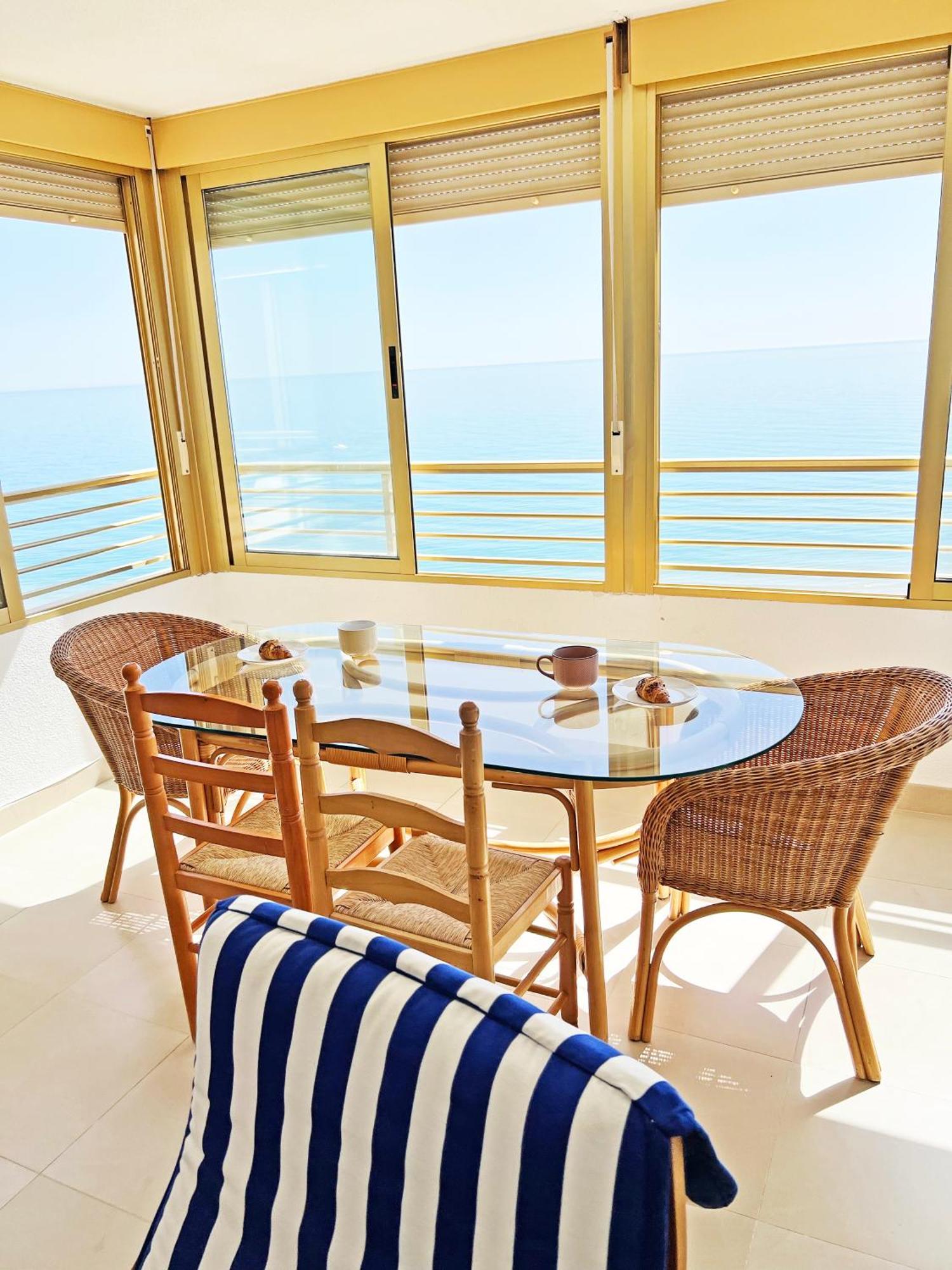 Oasis Frente Al Mar. Parking Gratis Apartamento El Campello Exterior foto